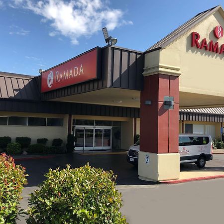 Hotel Ramada By Wyndham Sacramento à North Highlands Extérieur photo