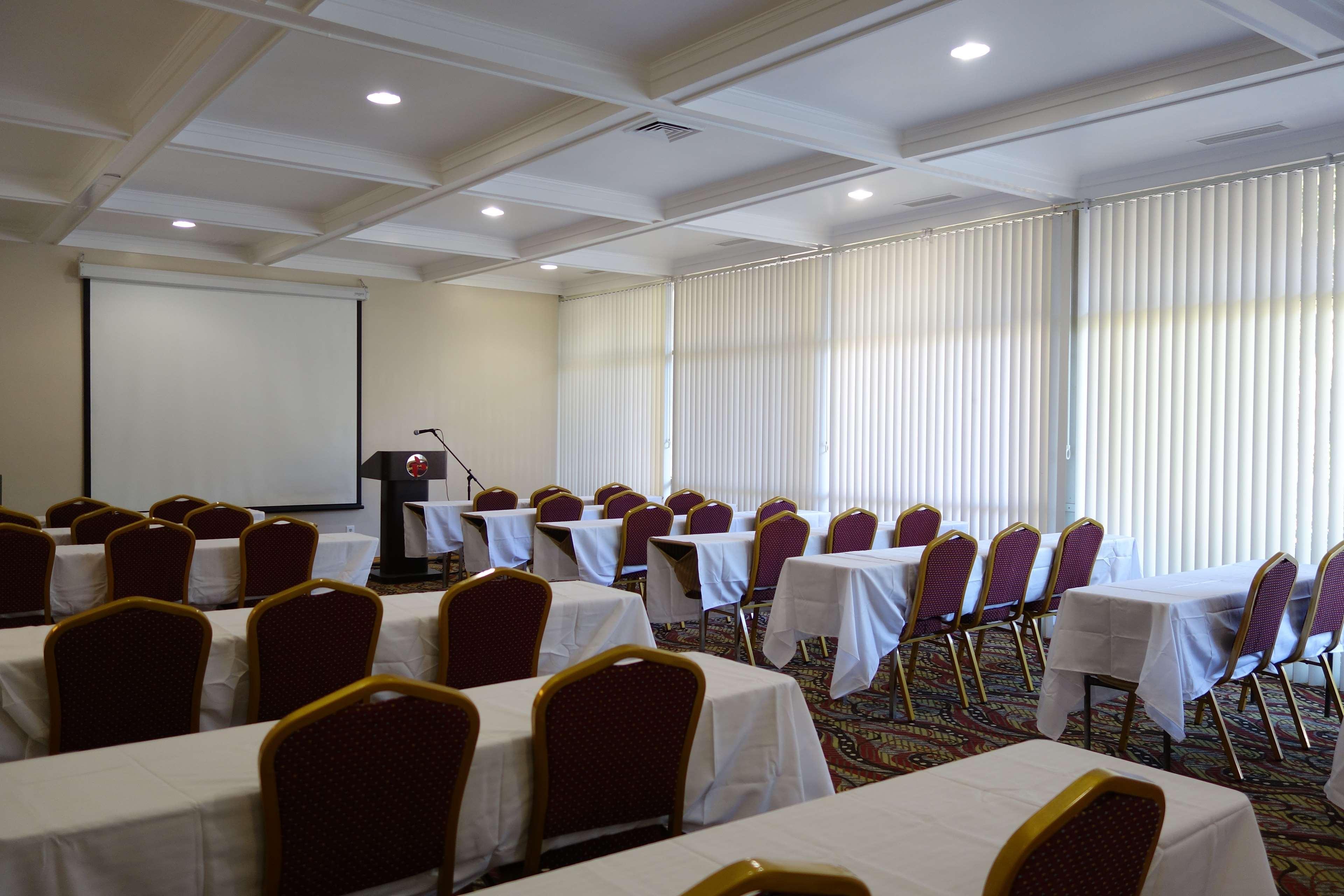Hotel Ramada By Wyndham Sacramento à North Highlands Extérieur photo