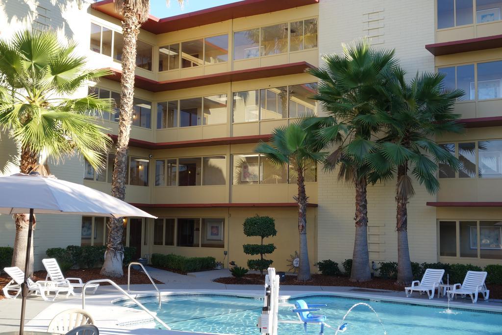 Hotel Ramada By Wyndham Sacramento à North Highlands Extérieur photo